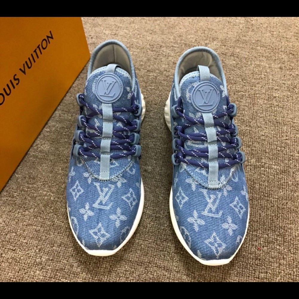 Shoes - Picture 3 of 4